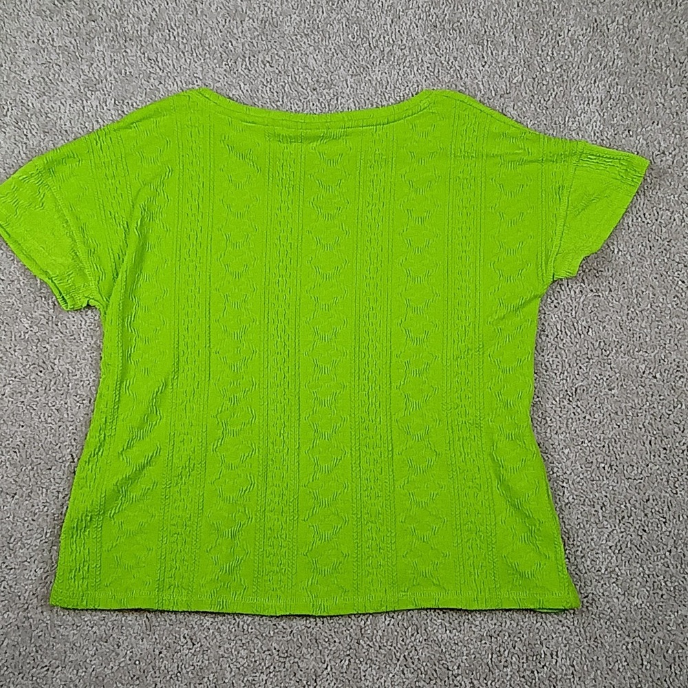 Onque Casual Short Sleeve Ribbed Knit Shirt V-Neck & Side Hem Buttons Green - Picture 2 of 8